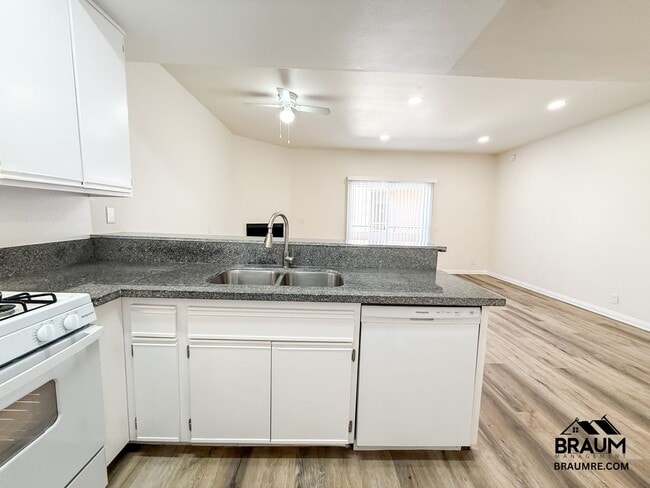 Building Photo - 11459 Collins St