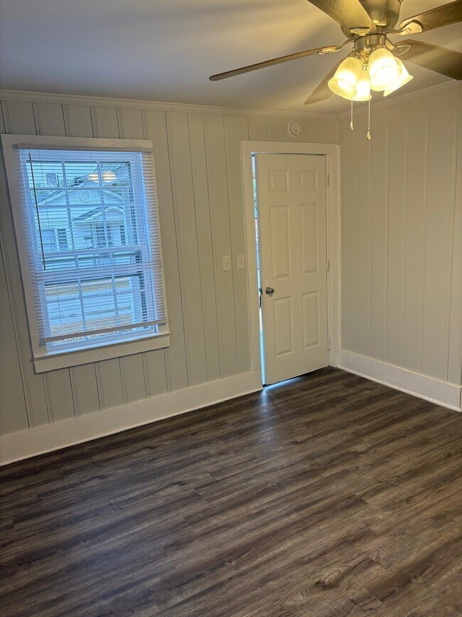Building Photo - 4085 Porter St