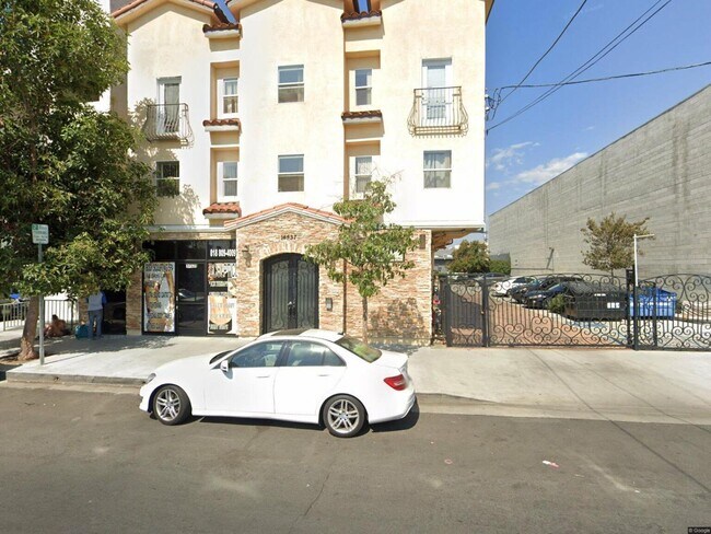 Foto del edificio - 14537 Archwood St