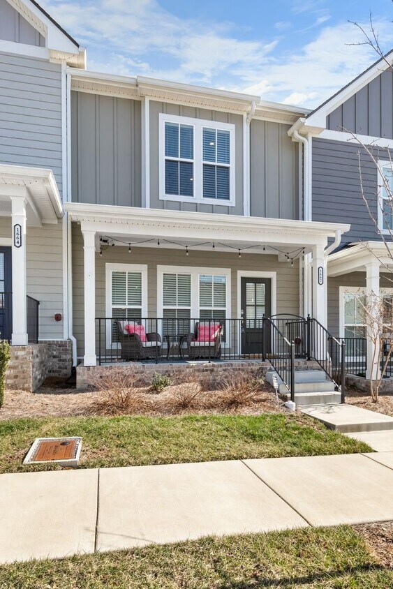 Primary Photo - 2 Bed, 2 Bath Townhome w/ 2 Car Garage