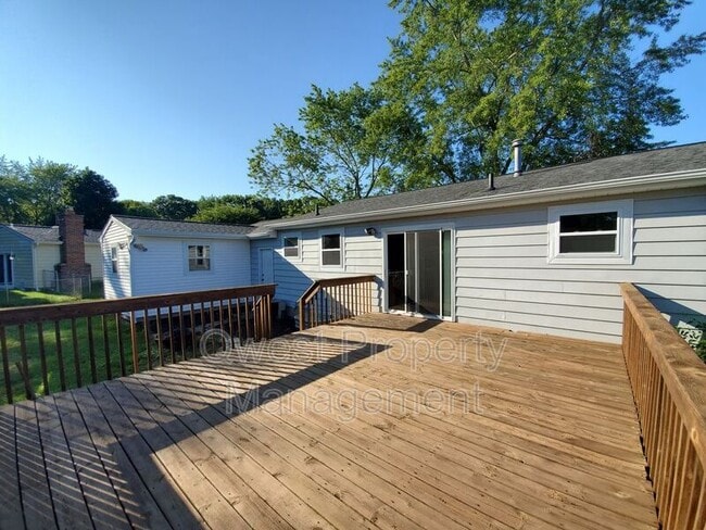 Building Photo - 6705 Adaridge Dr SE