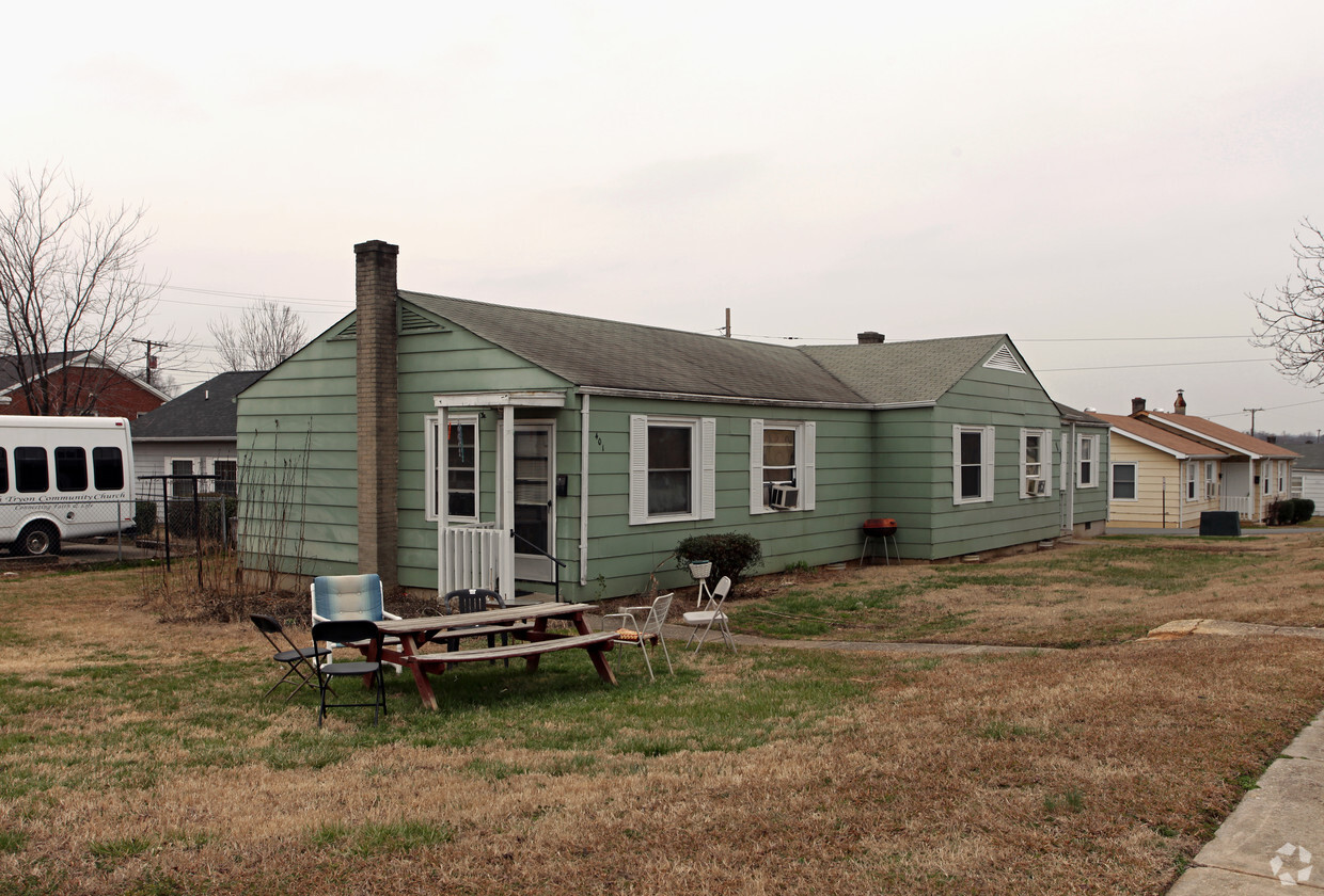 Foto del edificio - Brookhill Village