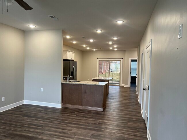 Foto del edificio - 1126 Springfield Blvd