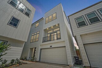 Building Photo - 9016 Lonestar Creekbend Ln