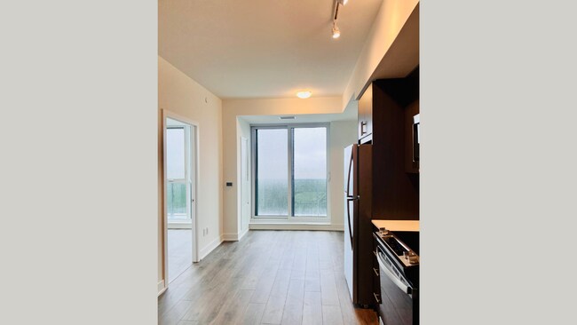 Photo du bâtiment - 2545 Simcoe St N