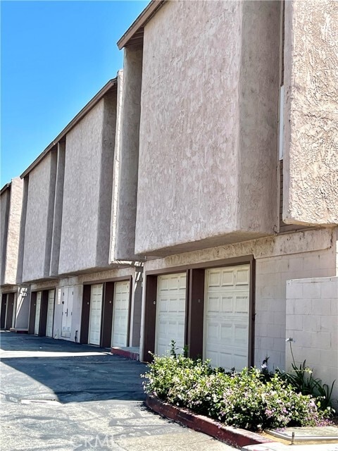 Primary Photo - 1525 Walnut Leaf Dr
