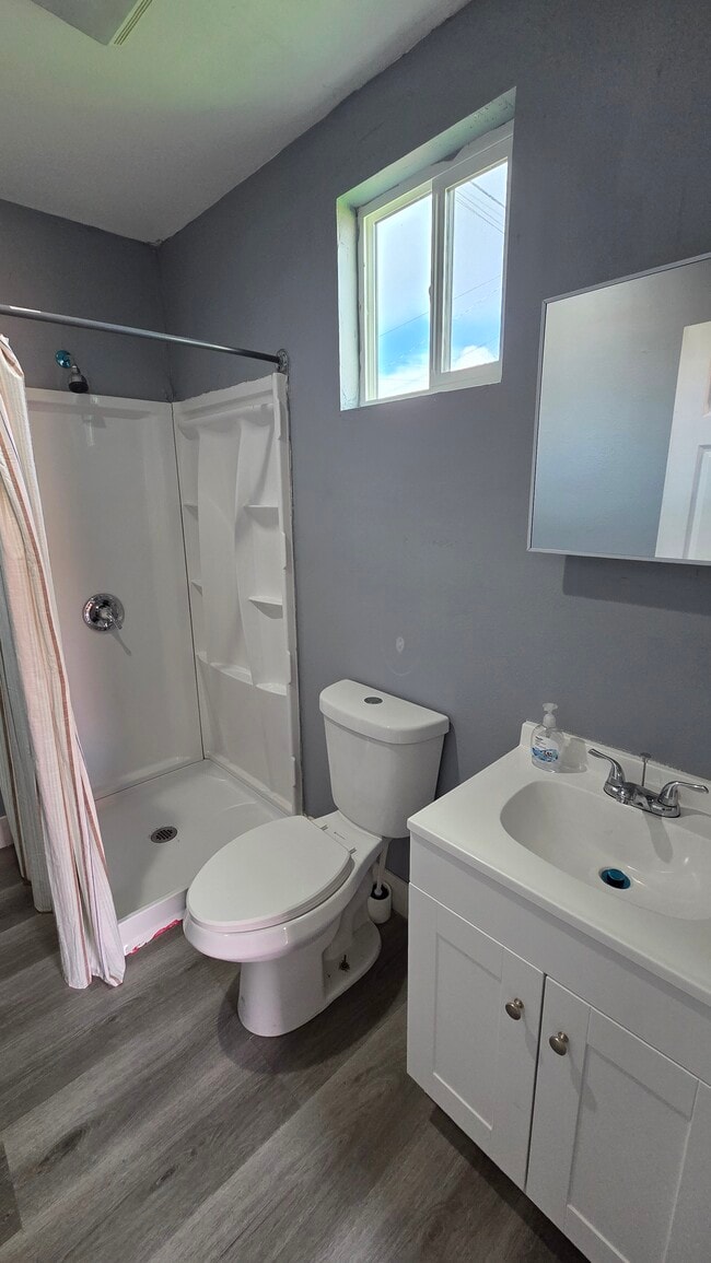 Building Photo - 303 Elmwood Ave