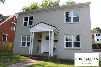Building Photo - 708 Houchin St