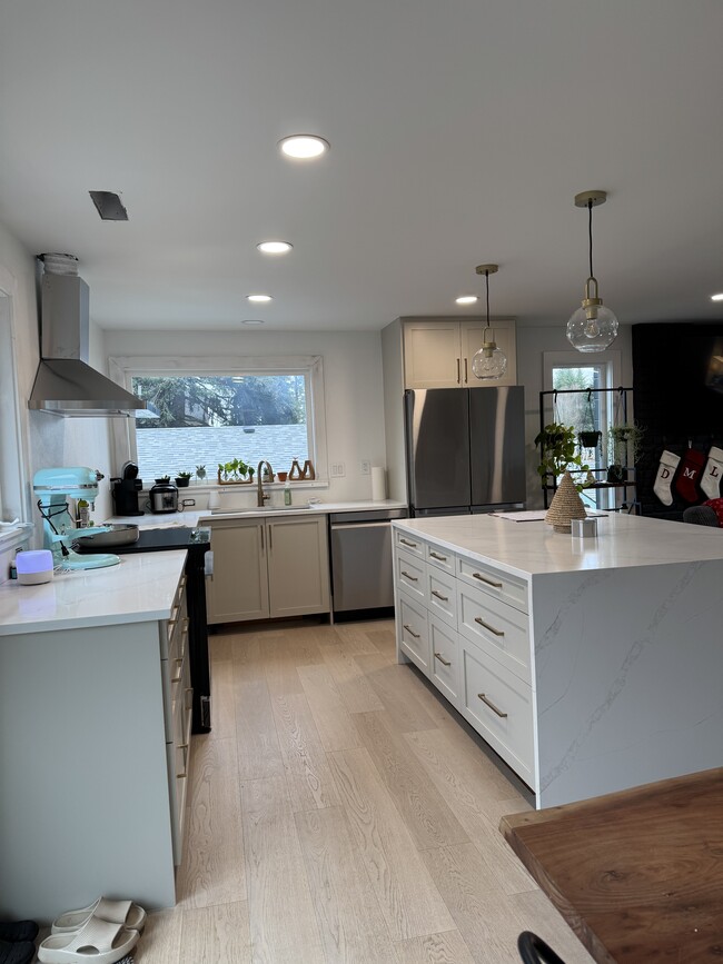 Kitchen - 2715 NE Elaine Dr