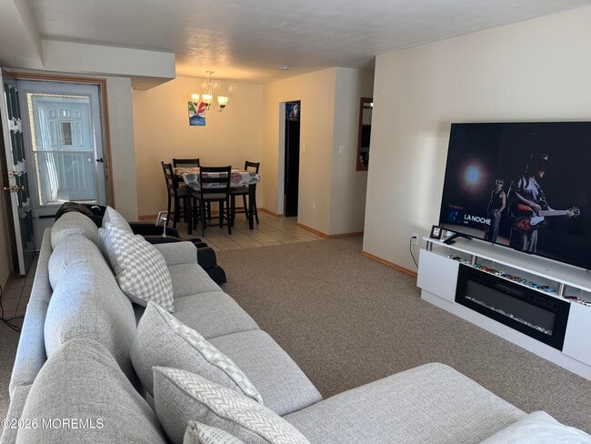 Building Photo - 6 Northrup Dr