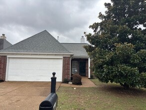 Building Photo - Modern Home with Master Bathroom