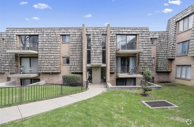 Building Photo - 1232 Forest Green Dr
