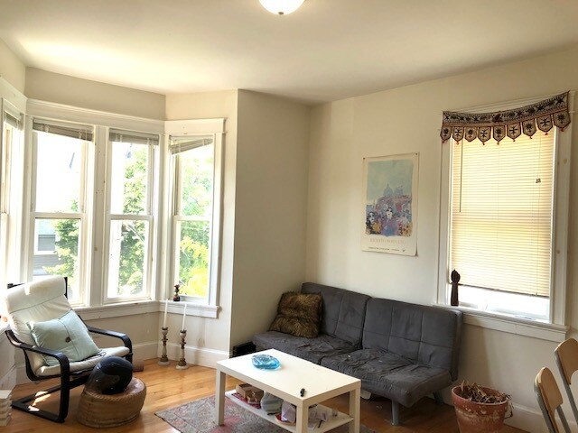 Building Photo - 67 Hope St