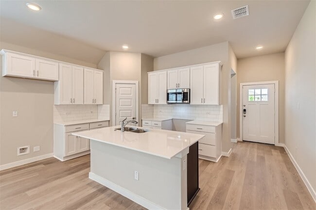 Foto del edificio - 4702 Deadwood Dr