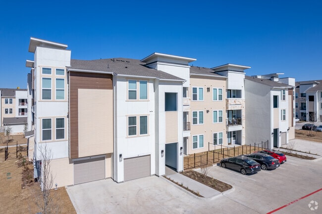 Building Photo - Dalton Austin Residences