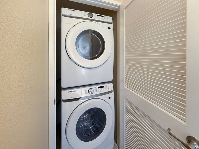 Building Photo - Charming 2BR/2BA Condo in Chula Vista!