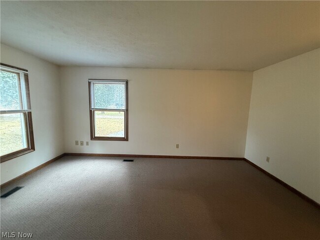 Building Photo - 4044 Mogadore Rd