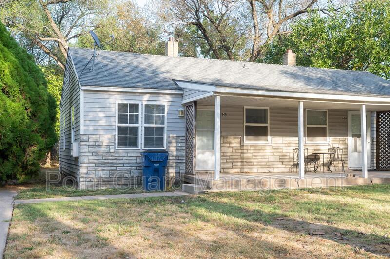 Primary Photo - 848-850 S Crestway St