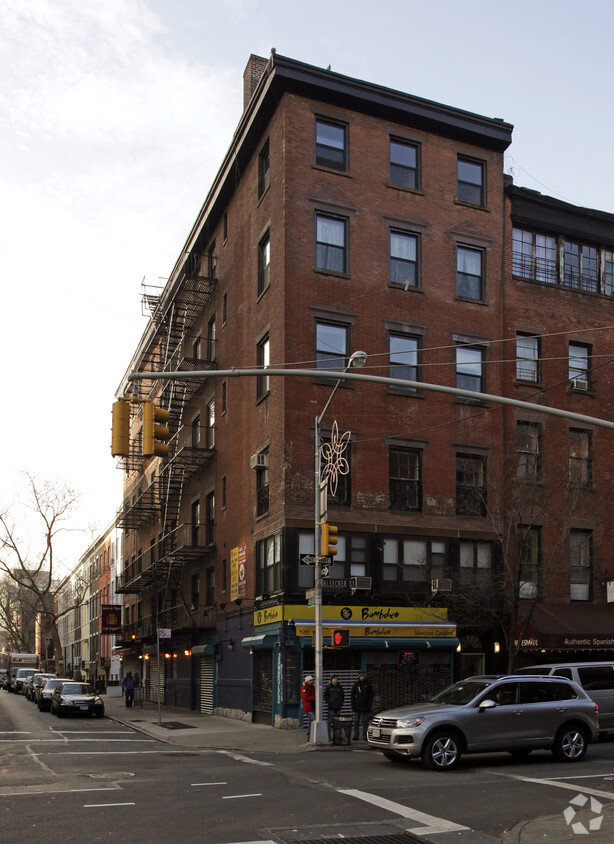 Foto del edificio - 170 Bleecker St