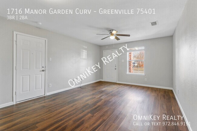 Building Photo - 1716 Manor Garden Curve