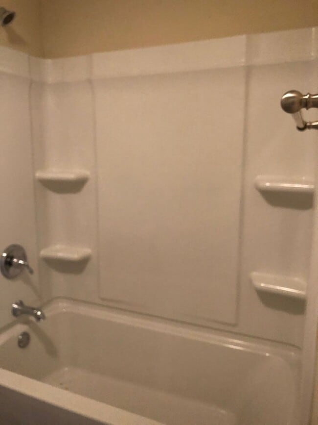 Foto del edificio - 3 bedroom, 2.5 bath located on Callaway Chase Lane. Close to TAFB