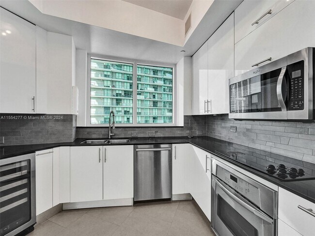 Building Photo - 60 SW 13th St