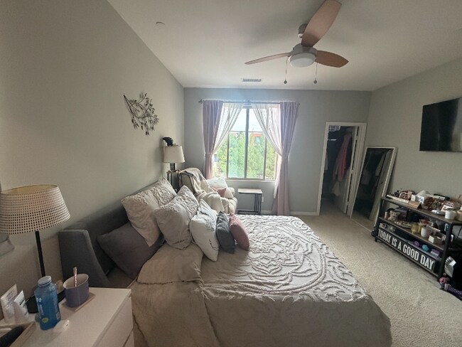 Foto del edificio - 130 Cadence