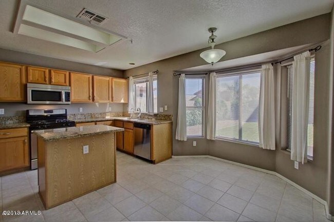 Building Photo - 9649 E Friess Dr