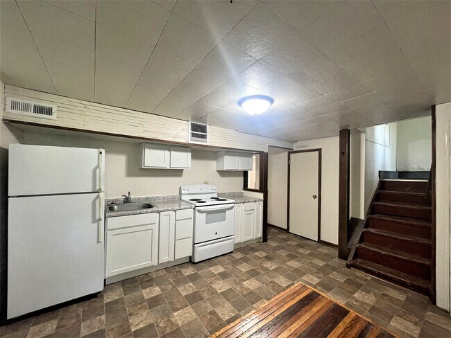 Foto del edificio - 831 E College St