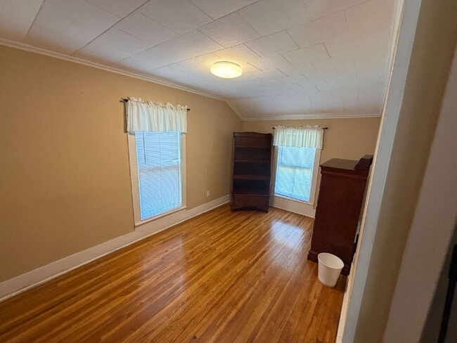 Building Photo - *Very Spacious 3-Bedroom Apartment Available Now in LeRoy!*