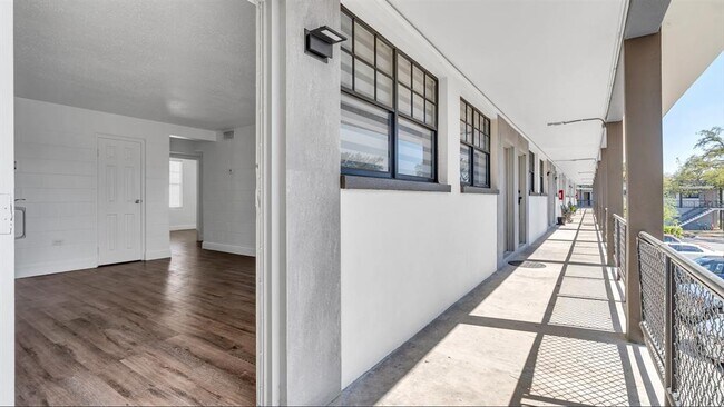 Foto del edificio - 1545 Spruce Terrace