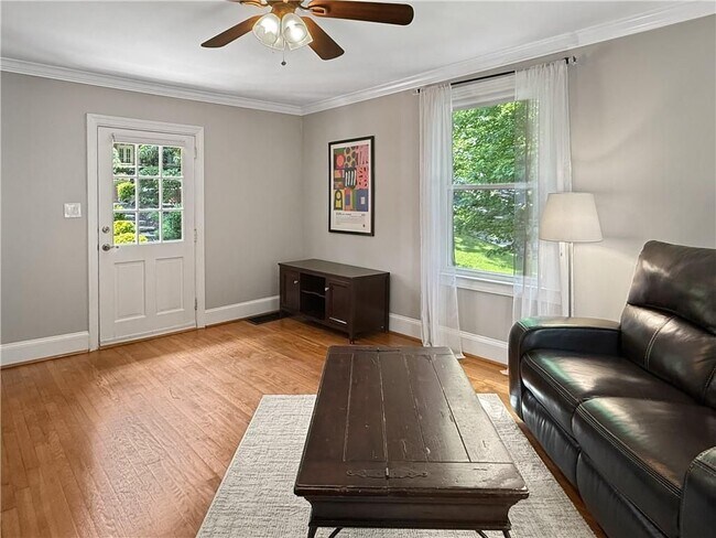 Foto del edificio - 656 Timm Valley Rd NE