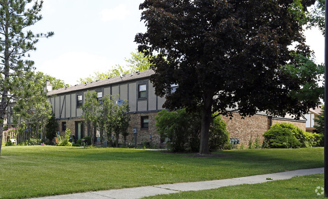 Building Photo - 5708-5716 Tibaron Ln