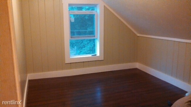 Building Photo - 2 br, 1 bath House - 106 Union St