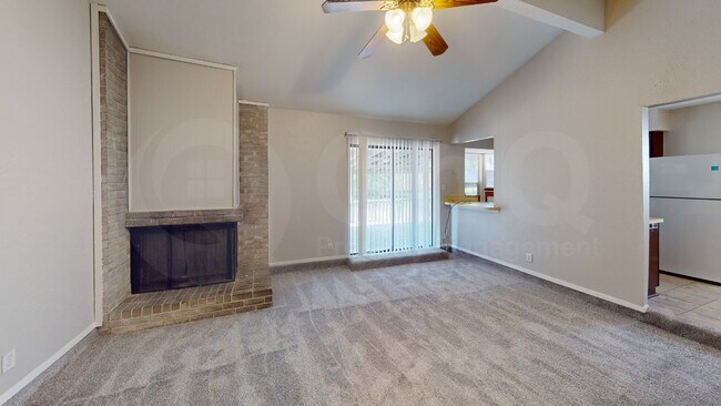 Building Photo - 910 Shenandoah Dr