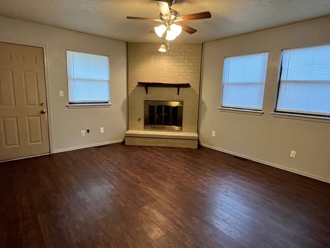 Photo - Beautiful Remodeled Mustang Home!