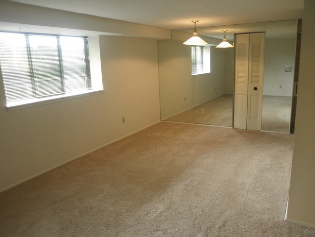 Foto del edificio - 2469 Brook Ledge Rd