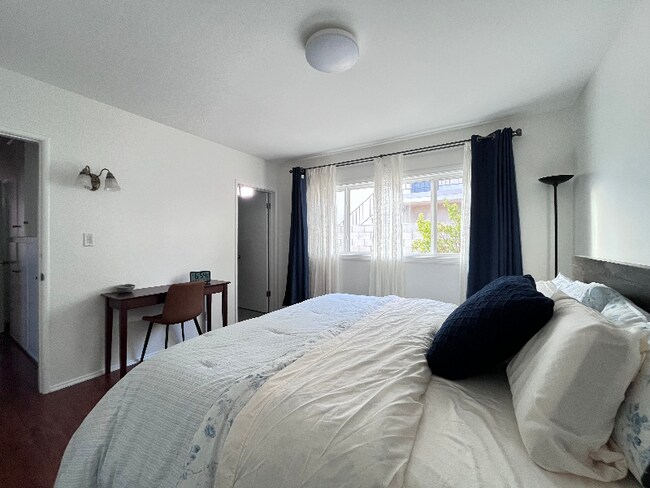 Foto del edificio - 1051 W 170th St