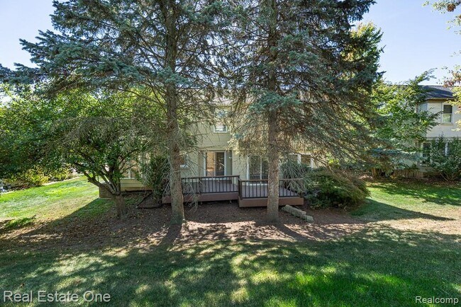 Foto del edificio - 619 Whitney Dr