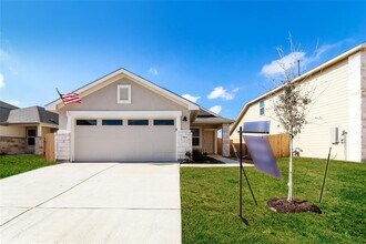 Building Photo - 5104 Saddle Clb Dr