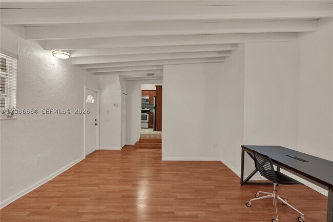 Foto del edificio - 2145 SW 7th St