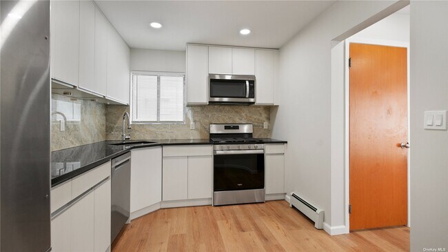 Building Photo - 96 Firwood Rd