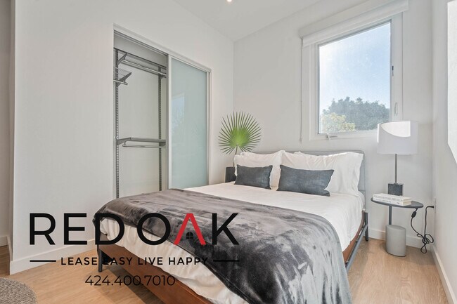 Foto del edificio - ~8 Weeks FREE~ Contemporary, Fully Furnish...
