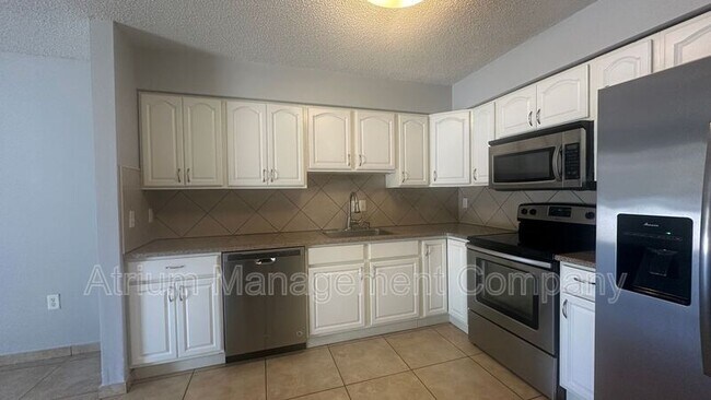 Foto del edificio - 2720 Sunrise Ct