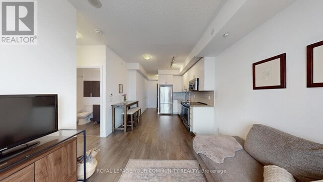 Photo du bâtiment - 7900 Bathurst St