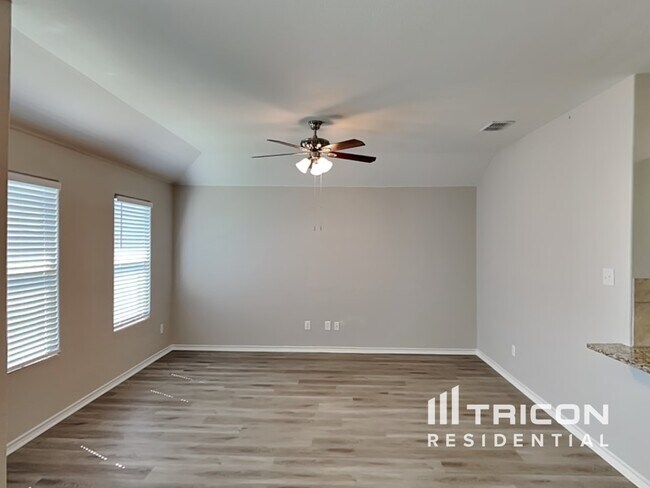 Building Photo - 1121 Autumnwood Drive Azle TX
