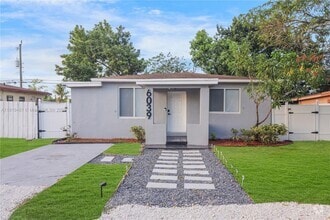 Building Photo - 6039 SW 38th St