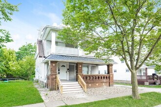 Building Photo - 4014 Cypress Ave