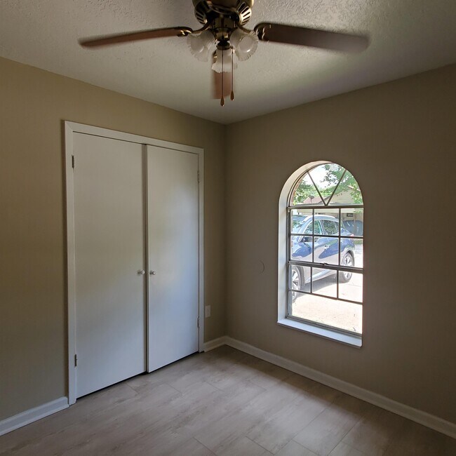 Foto del edificio - 782 Pinchback Rd