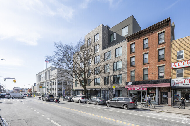 Building Photo - 626-630 5th Ave
